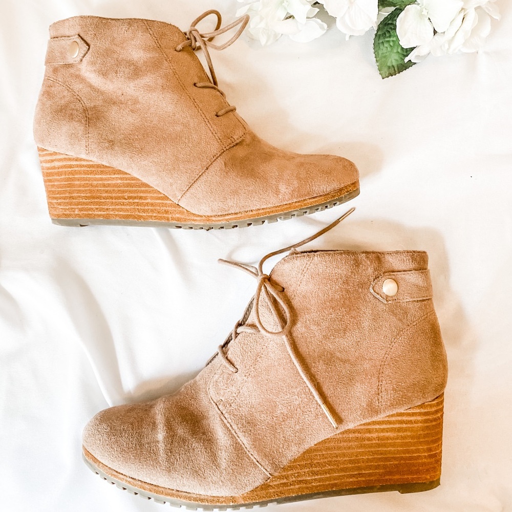 Dr. Scholl’s Lace Up Ankle Booties